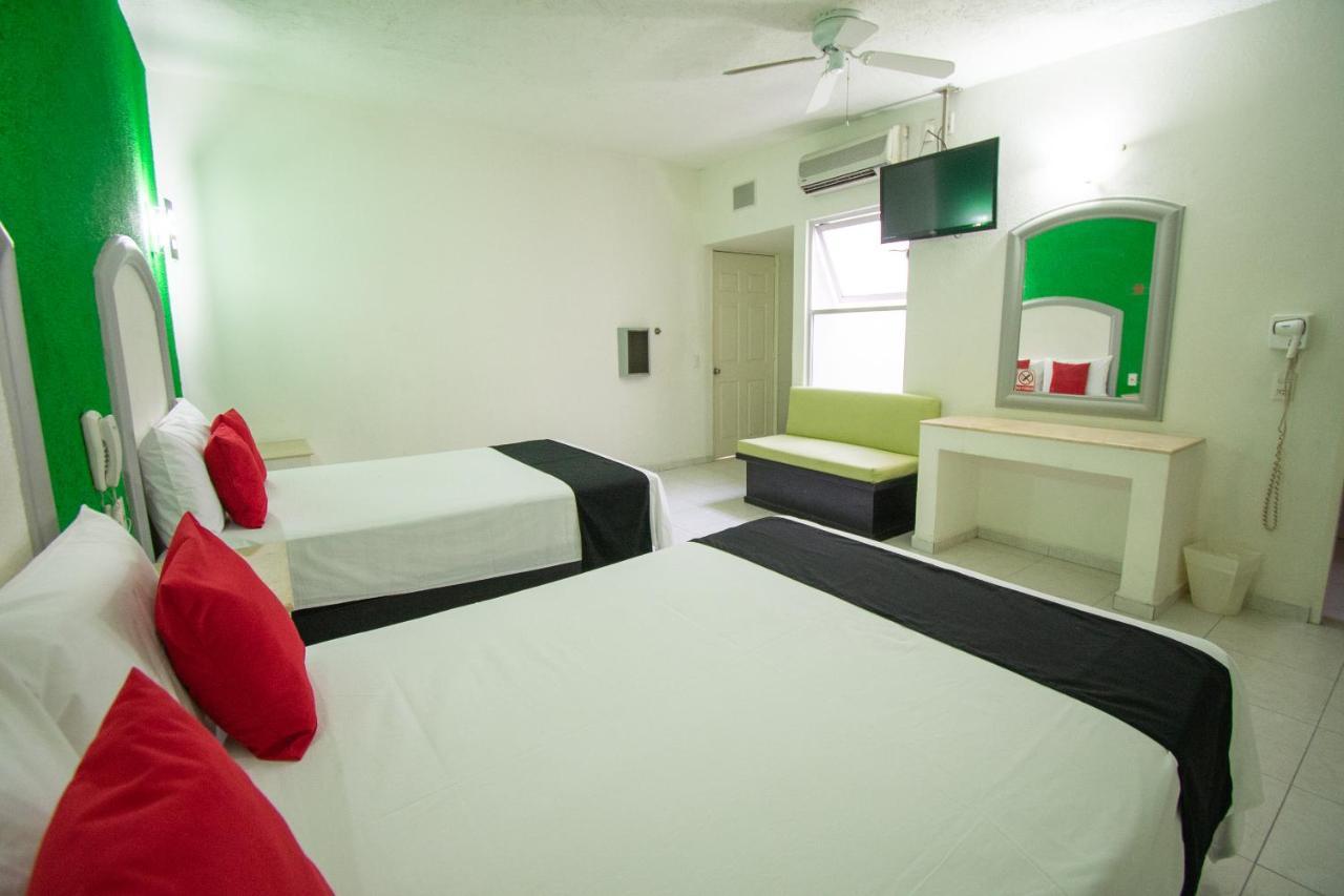 Auto Hotel Hacienda Arriba เลออน ภายนอก รูปภาพ