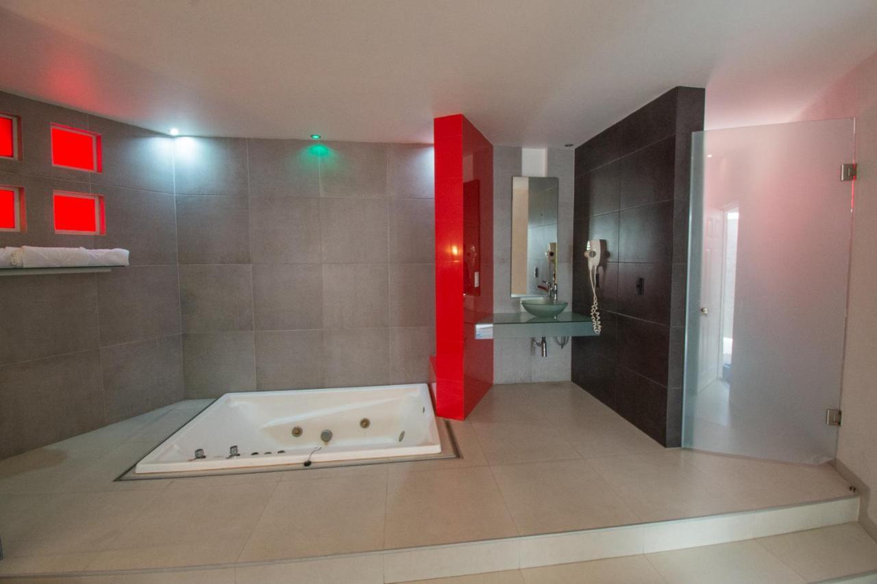 Auto Hotel Hacienda Arriba เลออน ภายนอก รูปภาพ